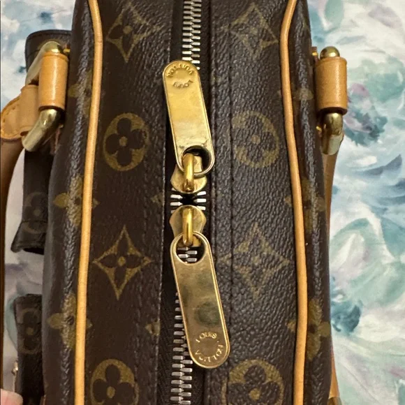 Authentic Louis Vuitton Manhattan PM Brown and Gold Monogram Satchel - Picture 10 of 16